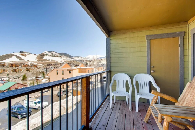 20 Hunter Hill Road, #205 - 4 Br Condo