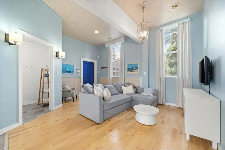Standard room with lake view