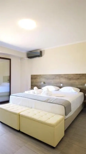 2 Bedrooms Villa
