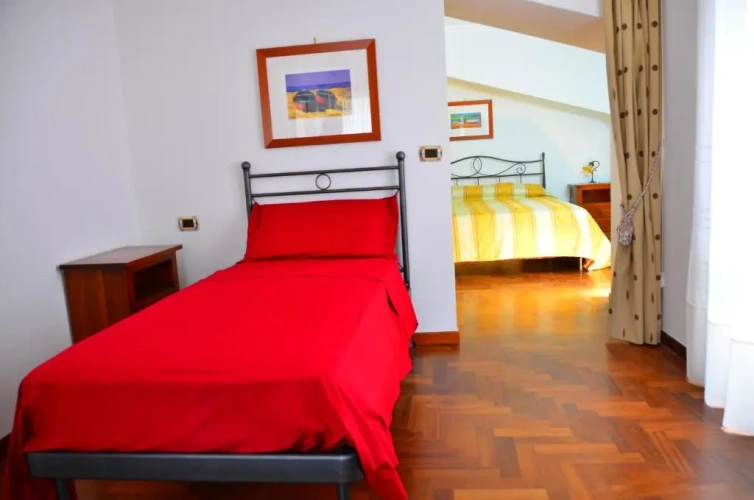 Standard Triple room