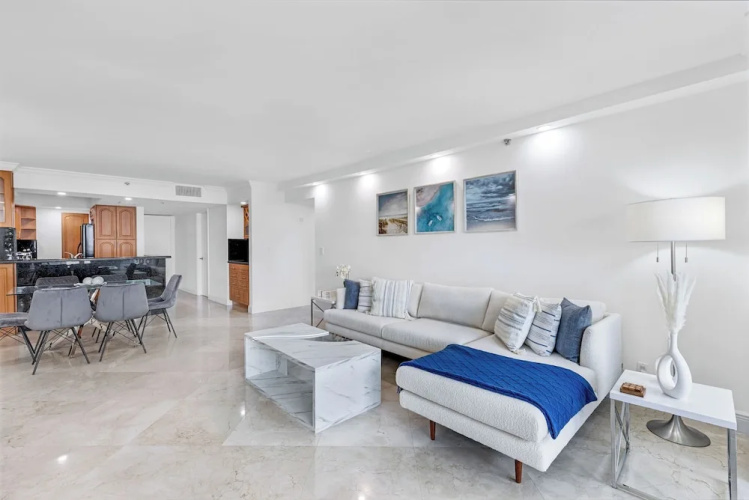 3 Bedroom Condo With Balcony View