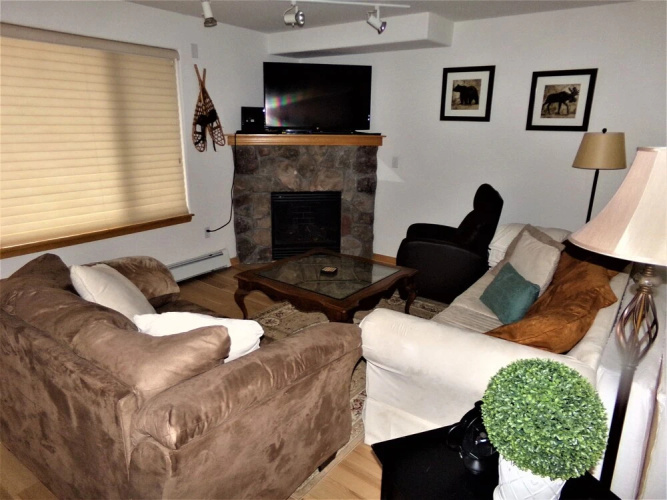 WHKM Watch Hill 2 bed 2 bath
