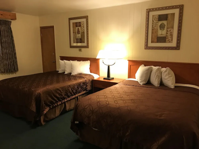 Frontier Lodge