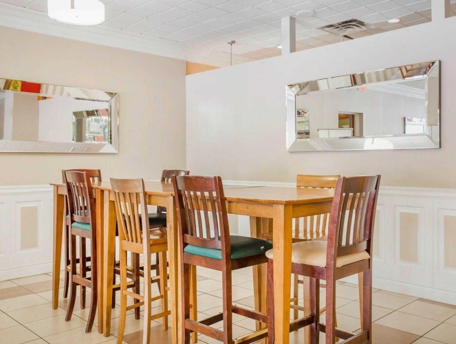 Quality Inn Toronto Airport photo 21