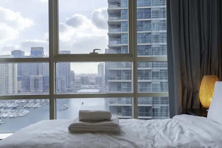 Splendid Apt With Breathtaking Dubai Marina View! - Image 2