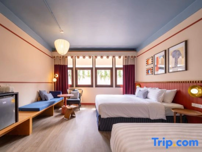 Standard Triple room with balcony
