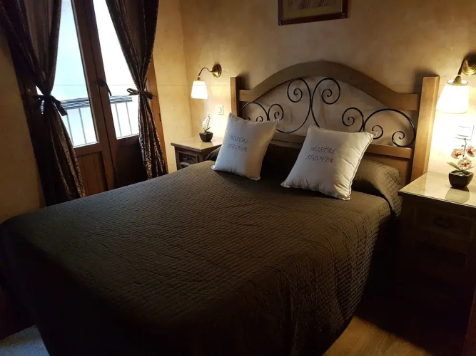 Hostal Segovia