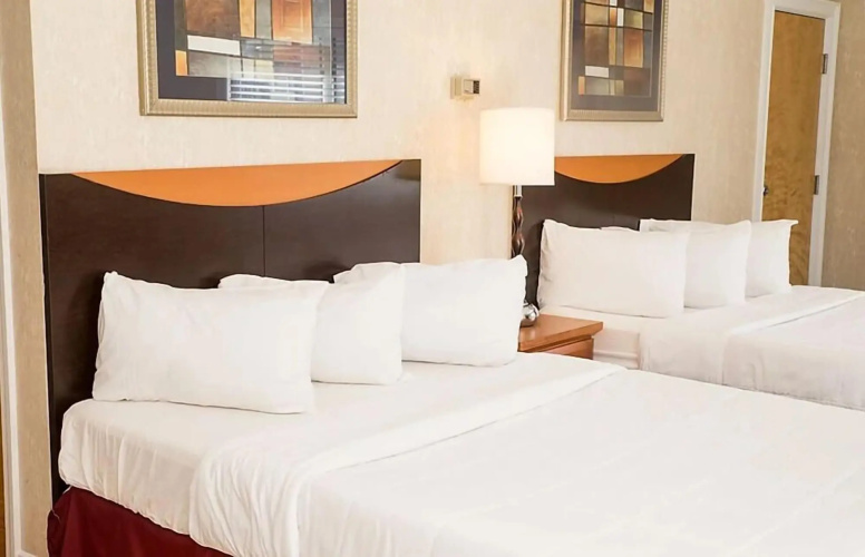 Cedar Park Inn & Whirlpool Suites photo 10