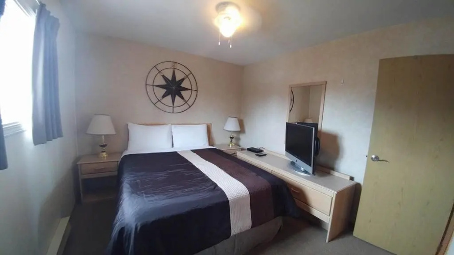 Shoreline Resort