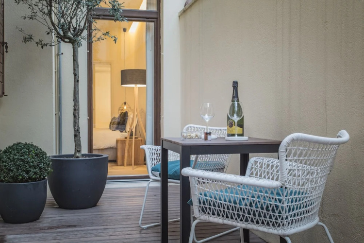 Erïk Langer S.Sofia Suites