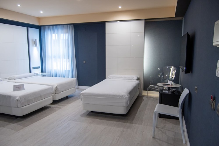 Standard Triple room