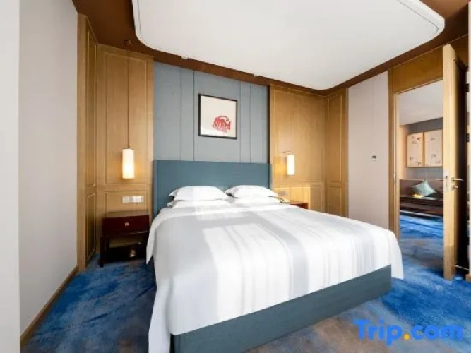 Business Suite with river view