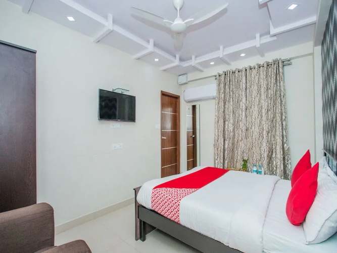 OYO 16455 Amazing  Inn