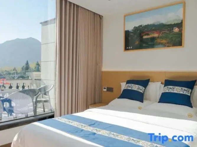 Standard Double room with view