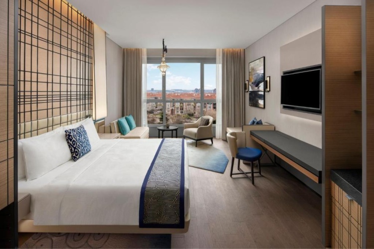 Deluxe Double room with city view