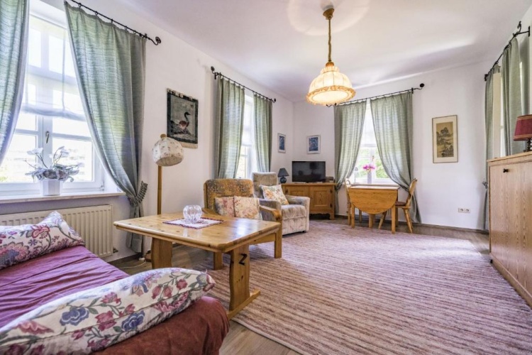 Apartment with garden view