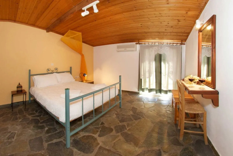 Nostos Studios & Apartments