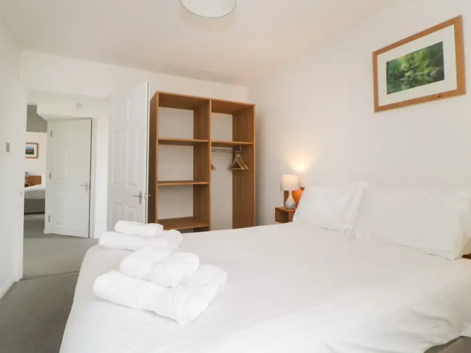 Harcombe House Bungalow 11