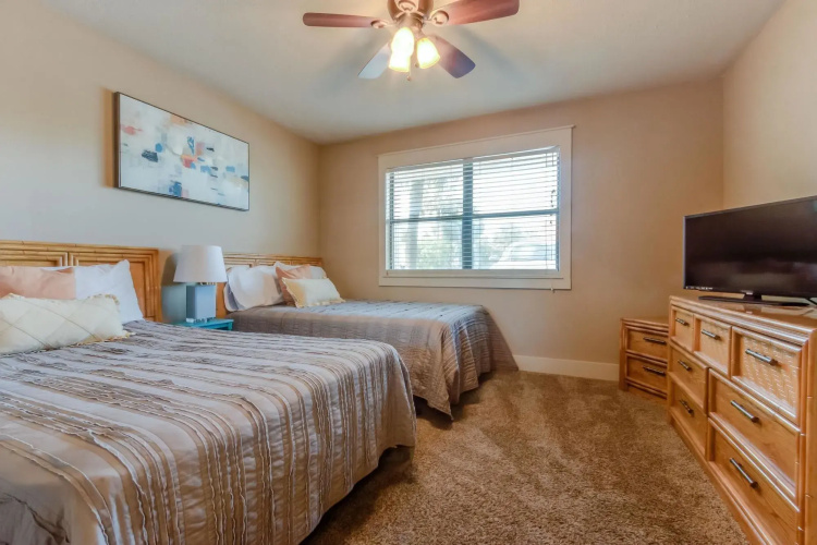 Edgewater Golf Villa 201