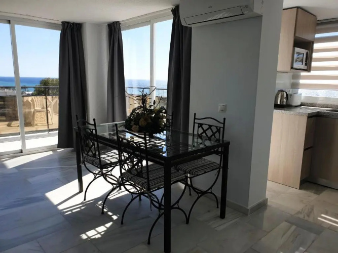 Skol 617 Beachfront Two-bedrooms Duplex With Sea Views