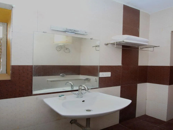 OYO Flagship 16476 Elements mall