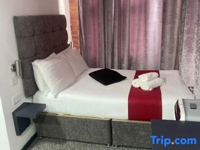 Studio - Sleeps 2 - Parking - Wifi