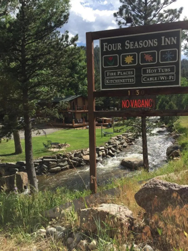 4 Seasons Inn on Fall River