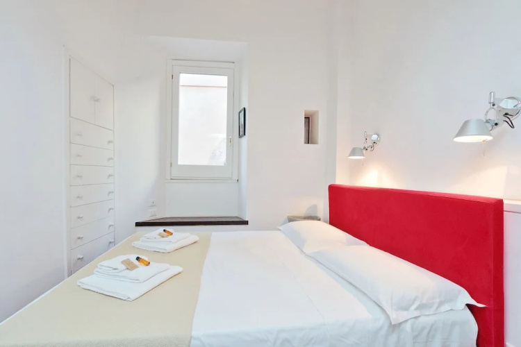 Rome Accommodation - Campo de Fiori III