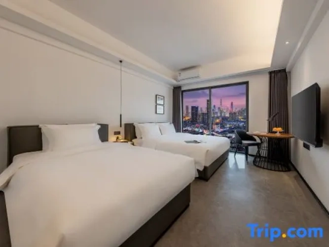 Deluxe Family Suite