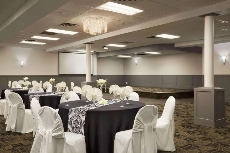 Clarion Pointe photo 28