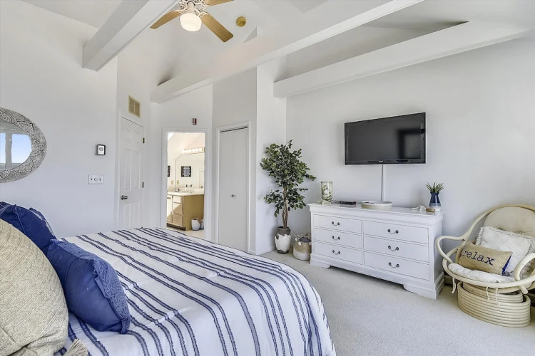 Atlantic Watergate 16 by Long & Foster