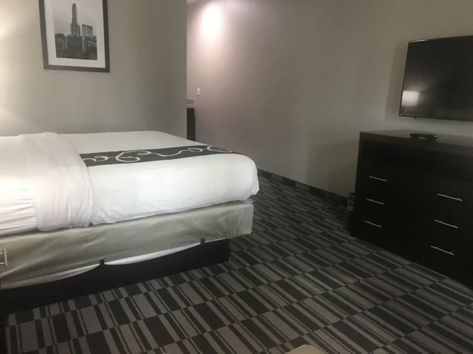 Catoosa Inn & Suites