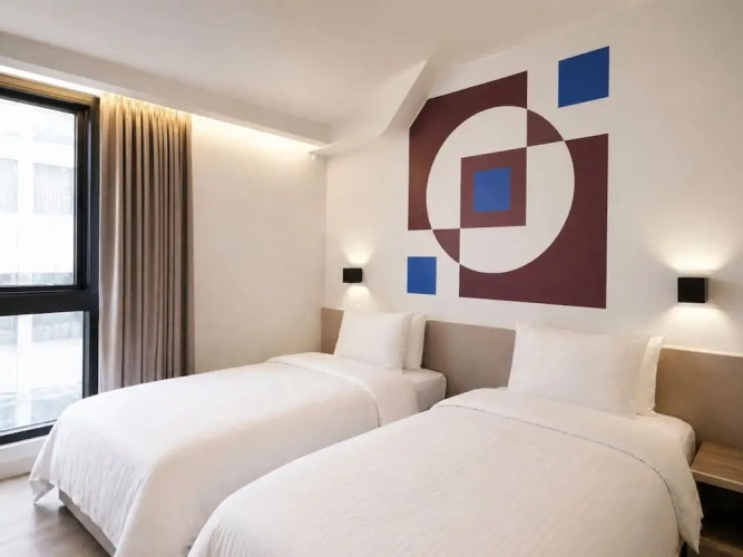Standard Twin room with city view
