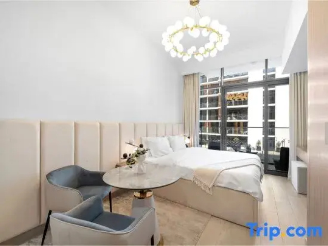 Stylish Studio with Balcony & Garden Views