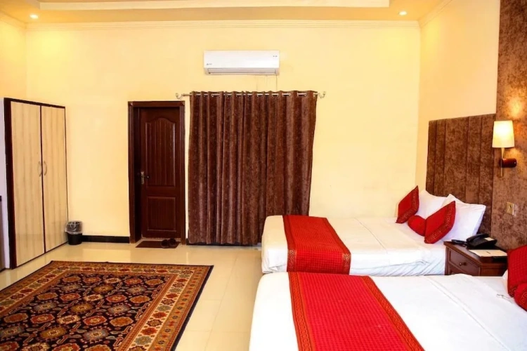 Standard Triple room