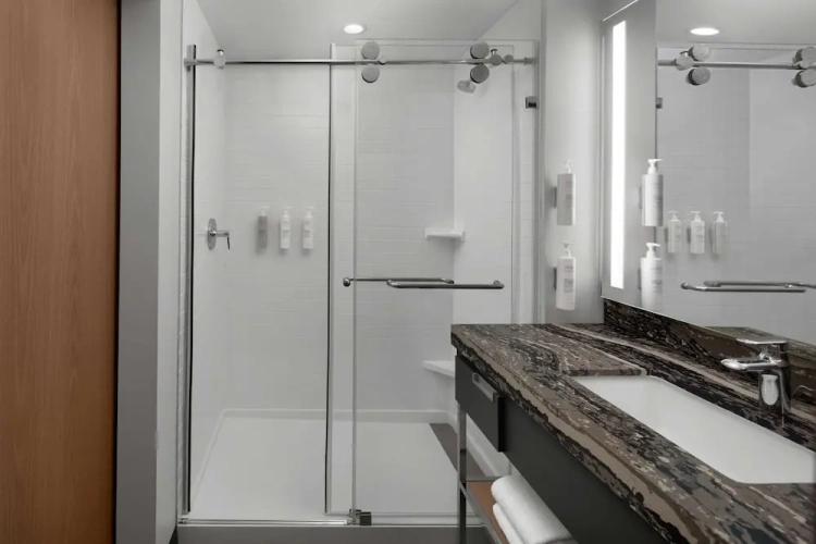 1 Bedroom Suite