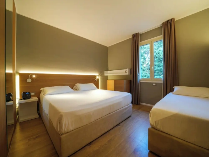 Standard Triple room