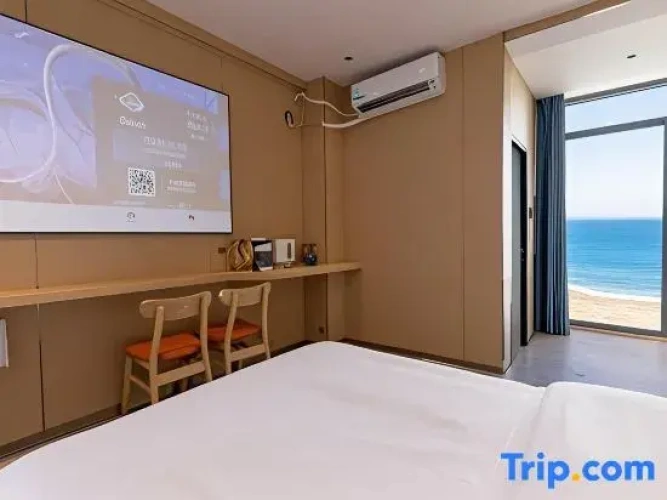 Standard Triple room with harbour view