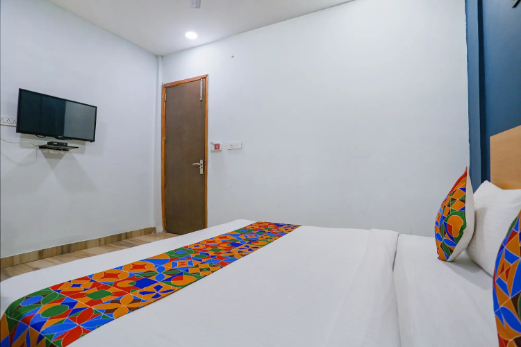 Hotel Silver Saffron Peeragarhi