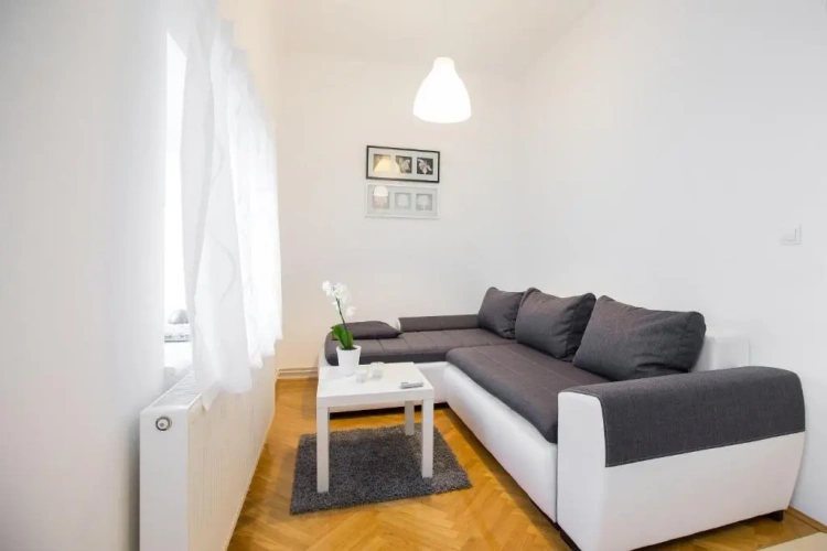 2 Bedrooms Apartment with balcony and with view