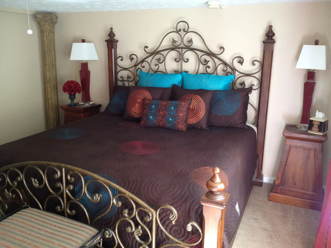 Red Bud Manor Inn