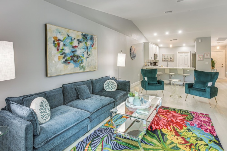 3 Bedrooms Apartment