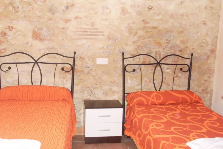 062 Villa Almendros