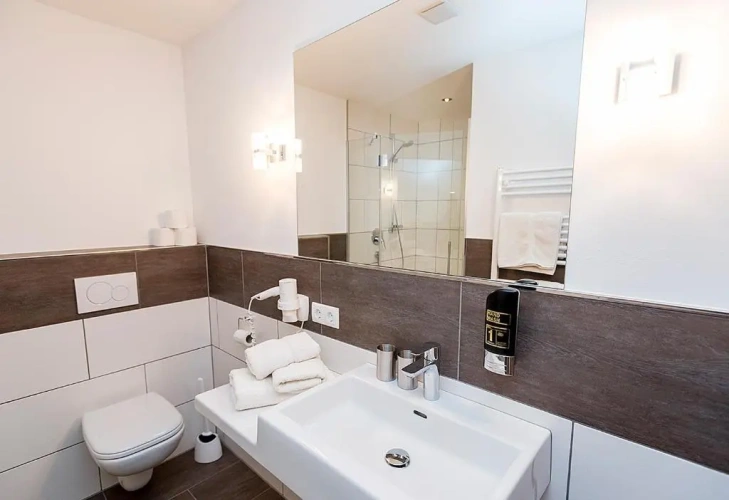 3 Bedrooms Apartment