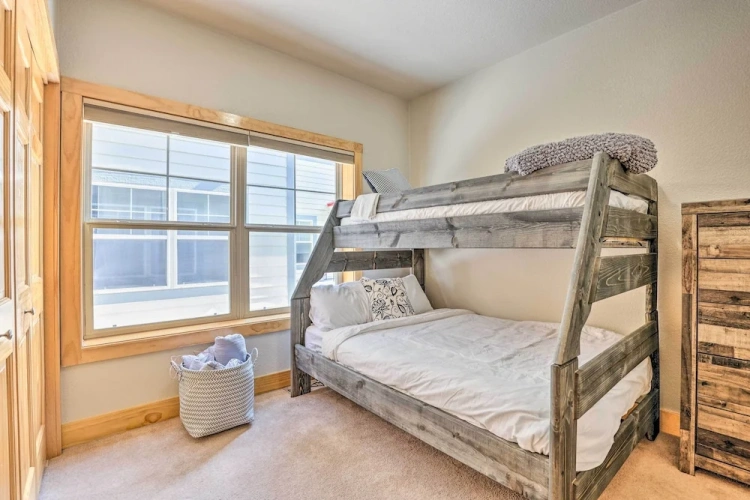 2 Bedrooms Apartment