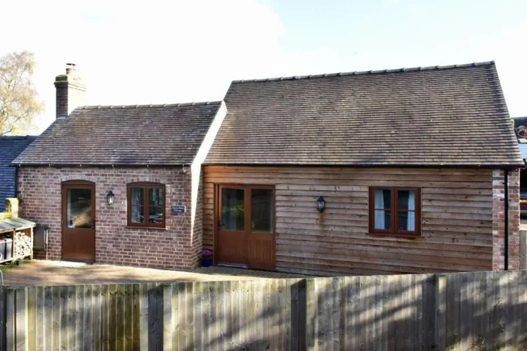 2 Bedrooms Cottage