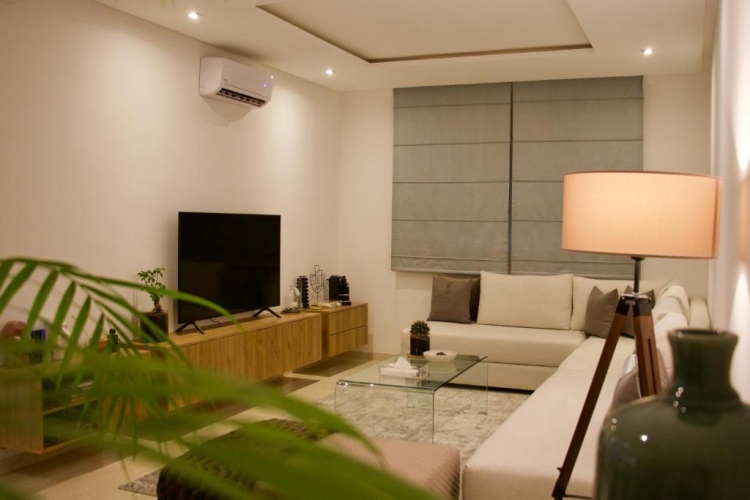 2 Bedrooms Apartment