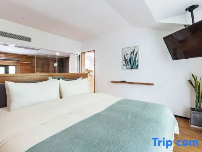2 Bedrooms Suite