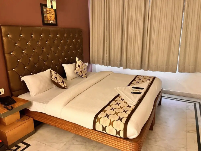 Gracious Inn Hotel by OYO Rooms