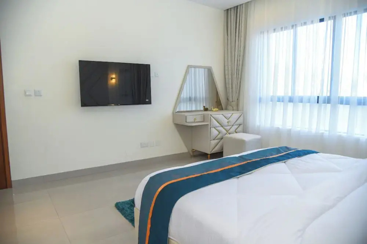 Mira Heights Suite & Conferencing